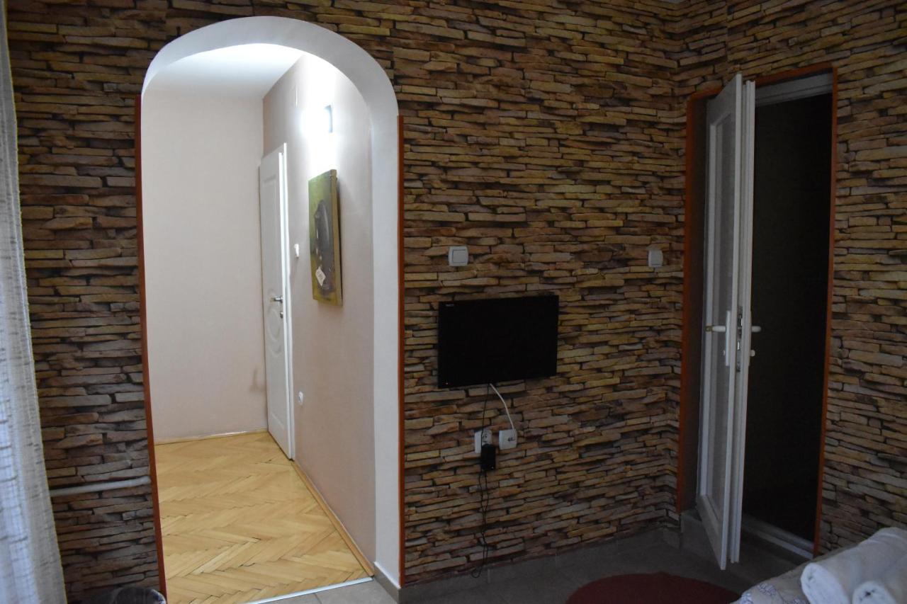 Guest House Kozle Skopje Exterior photo